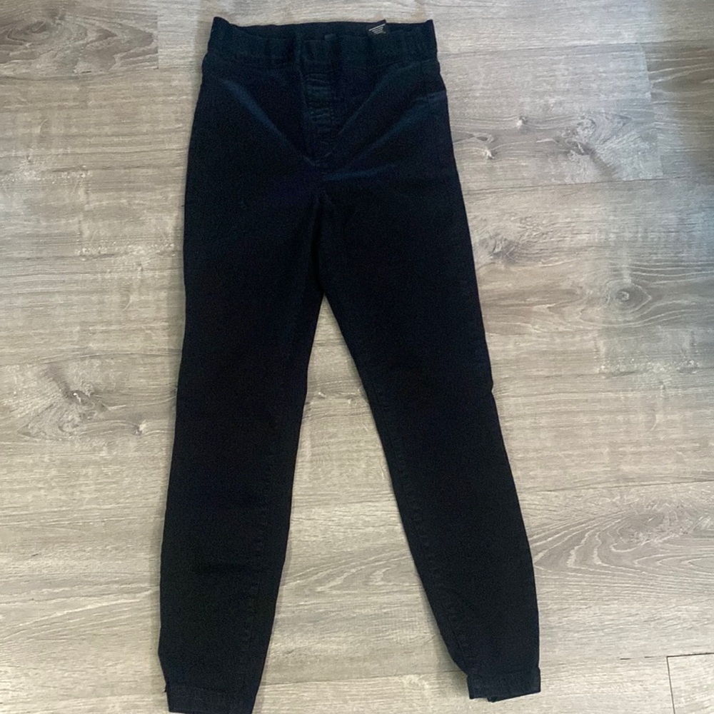 Black jeans with no zipper or button
